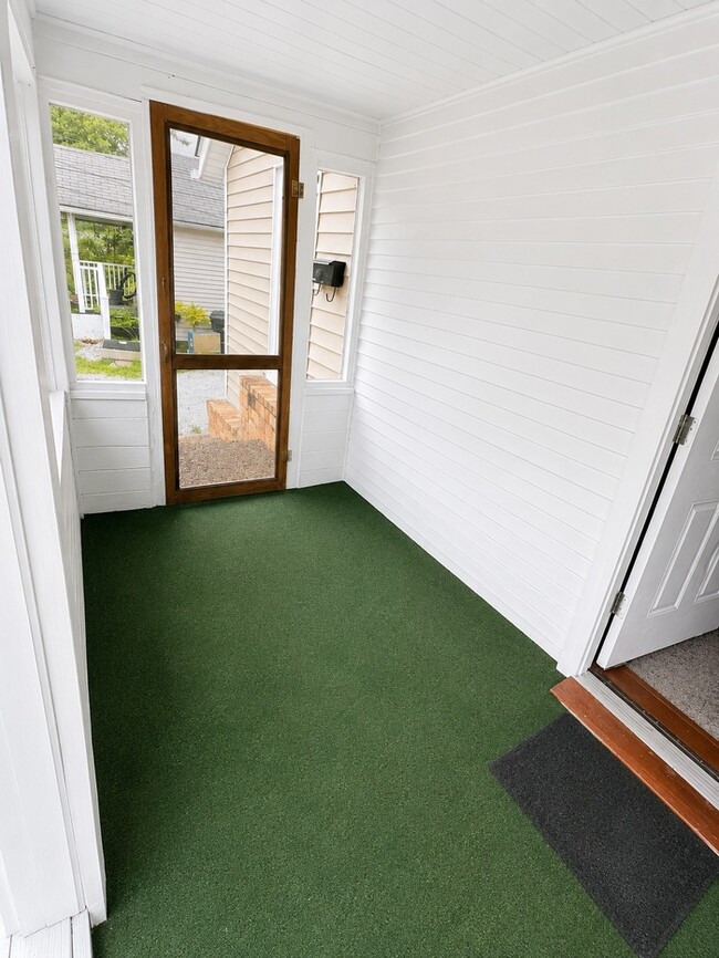 Photo - 307 Alsobrook St