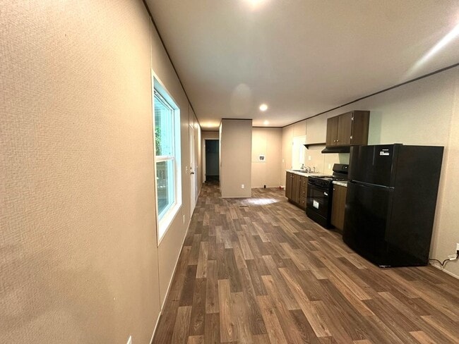 Building Photo - Brand new Efficiency 1 BR mobile home with large bonus room Unit Lenlock 1-1
