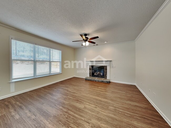 Photo - 145 Summit Point Dr