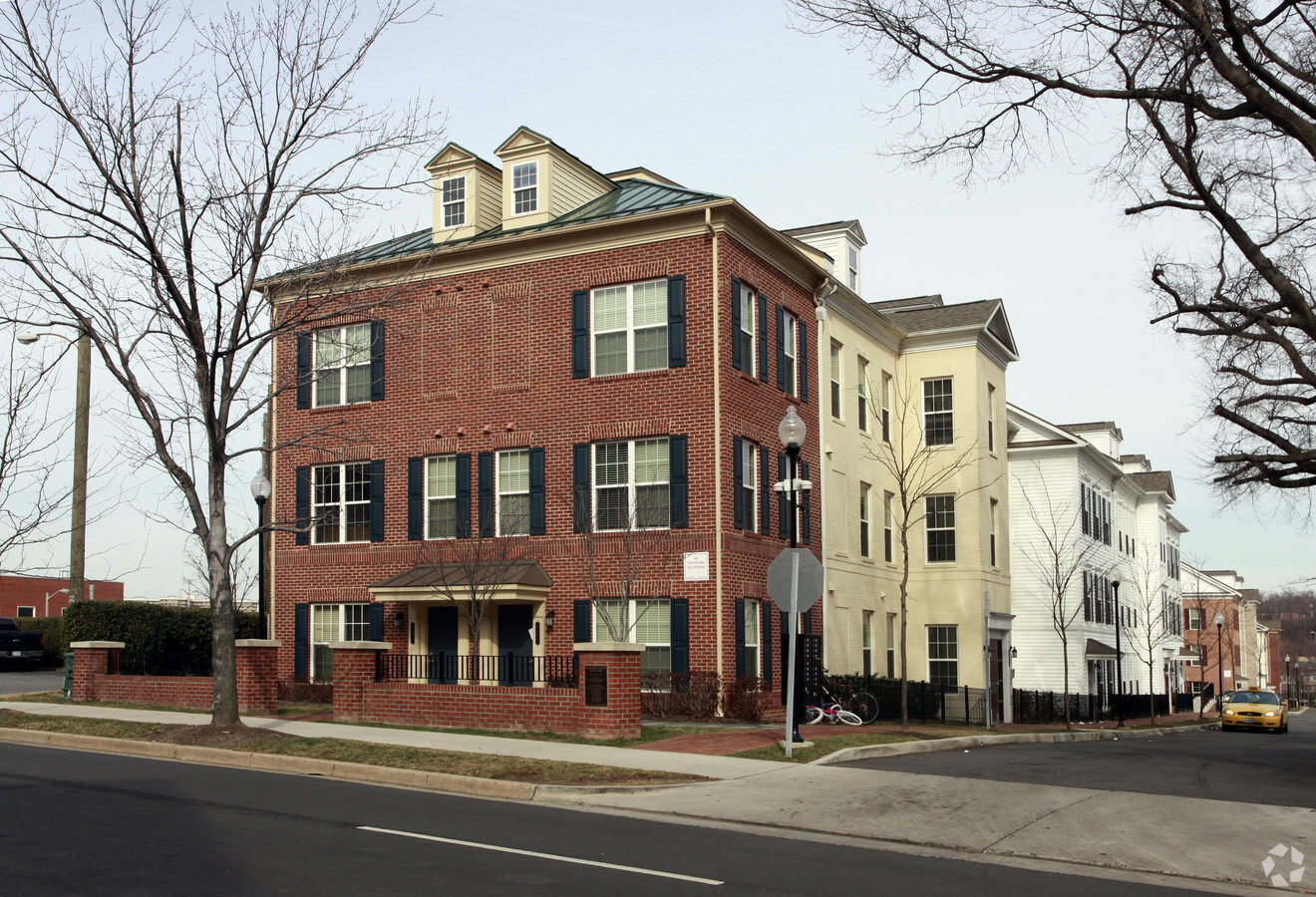 891 W Glebe Rd - Alexandria Crossing At West Glebe Apartments