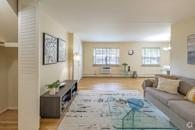 Model Unit 1BR, 1BA