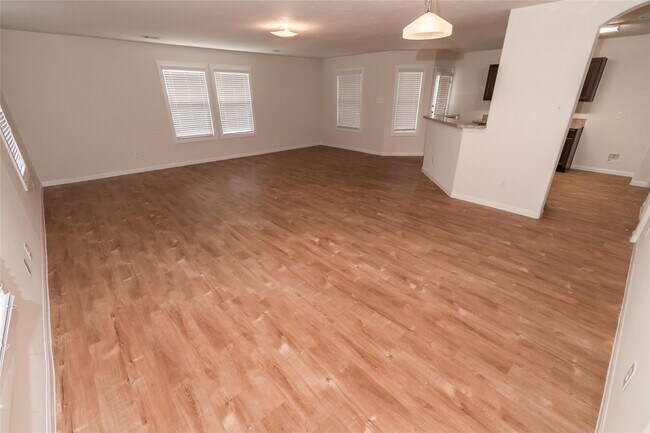Photo - 6210 Luce St