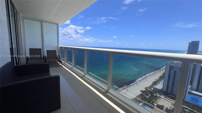 Photo - 1830 S Ocean Dr Unidad 3404 Rental