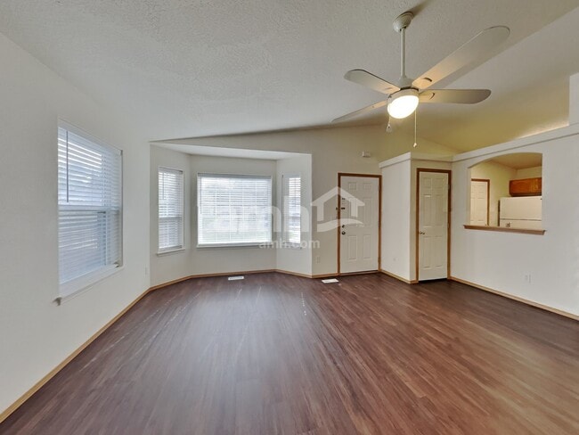 Photo - 720 W Tern Dr