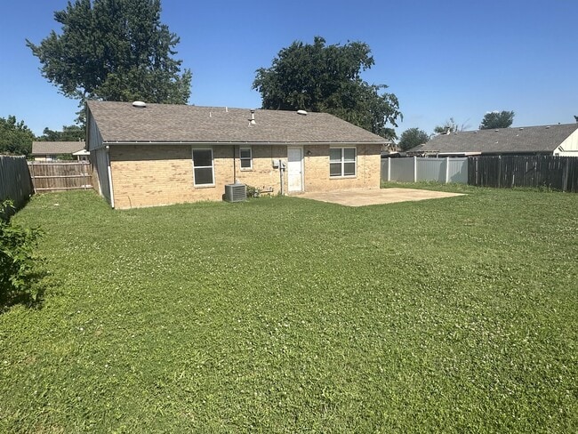 Photo - 632 Ramblin Oaks Dr
