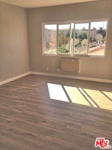 Building Photo - 233 N Park View St Unit 8 Rental