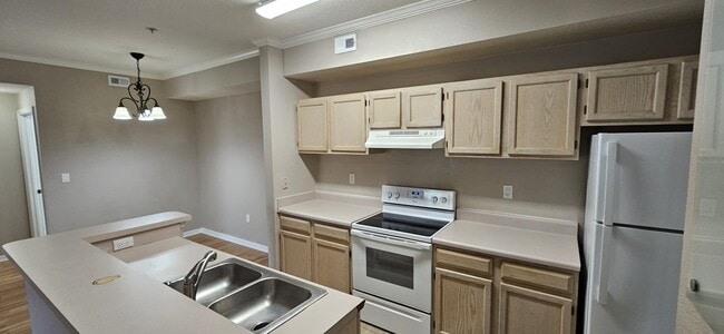 Photo - 5614 Pinnacle Heights Cir Unit 307