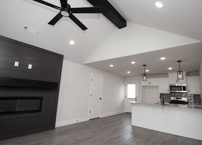 Photo - 1210 Monarch Rd