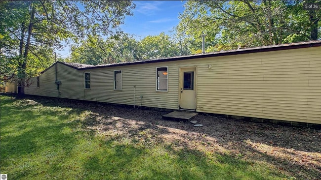 Photo - 1657 Seaman Rd