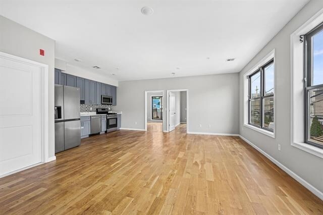 Photo - 295 Broadway Unit 4