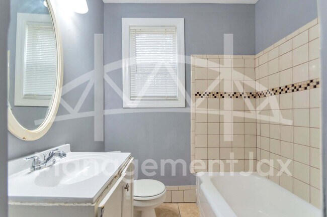 Photo - 3820 Stuart St