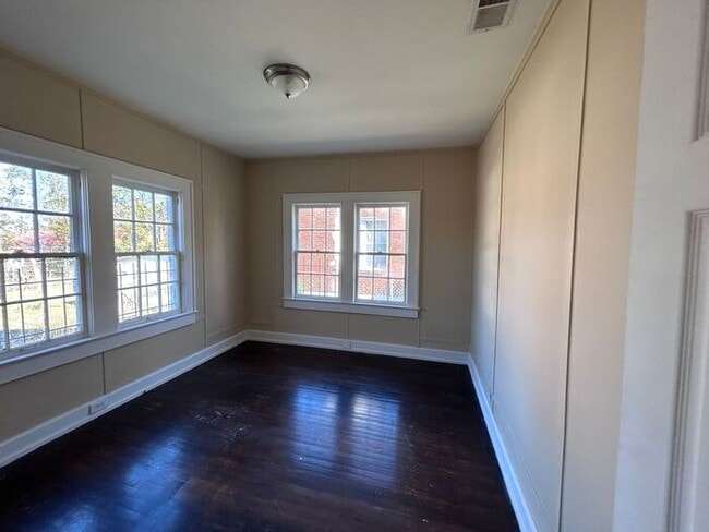 1828 St Charles Ct SW