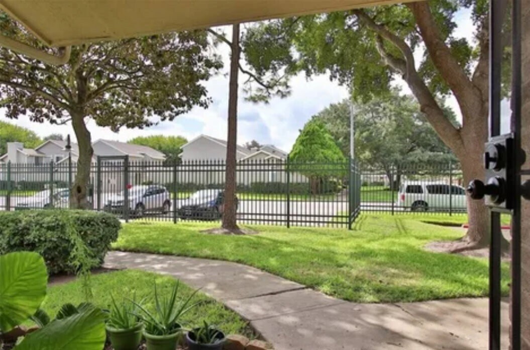 Photo - 13030 Leader St Unit 942