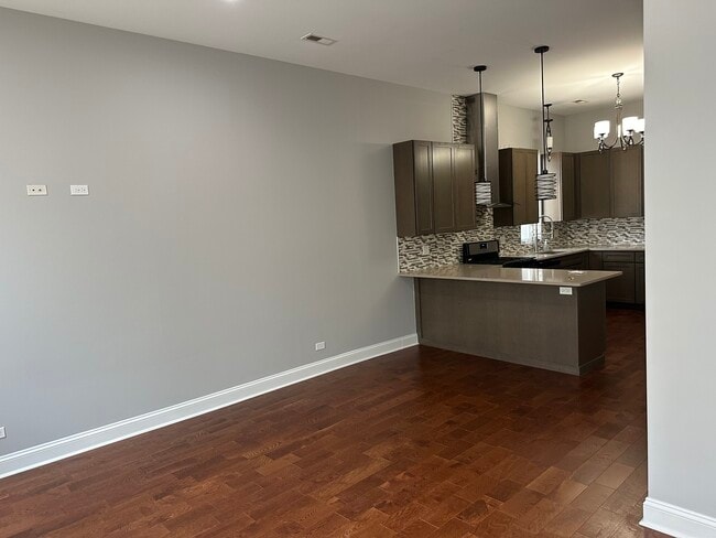 Photo - 3658 W Armitage Ave Unidad 1