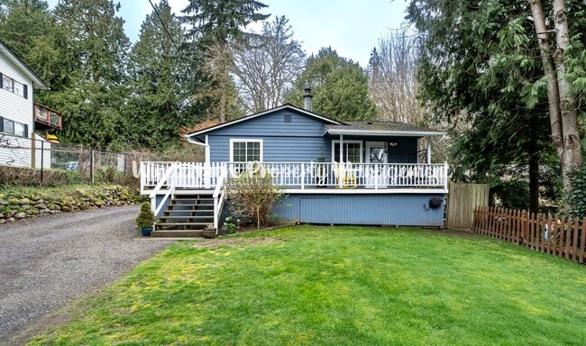 Sunny, Bright 2 bedroom in Poulsbo, Community Beach/Playground - Sunny, Bright 2 bedroom in Poulsbo, Community Beach/Playground