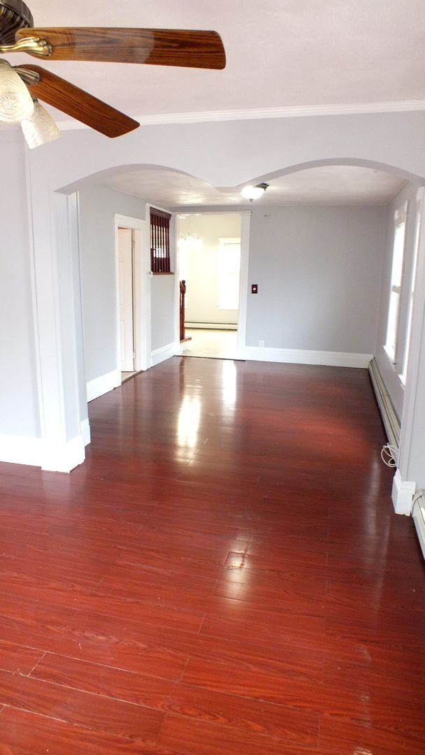 Building Photo - 46 Mary St