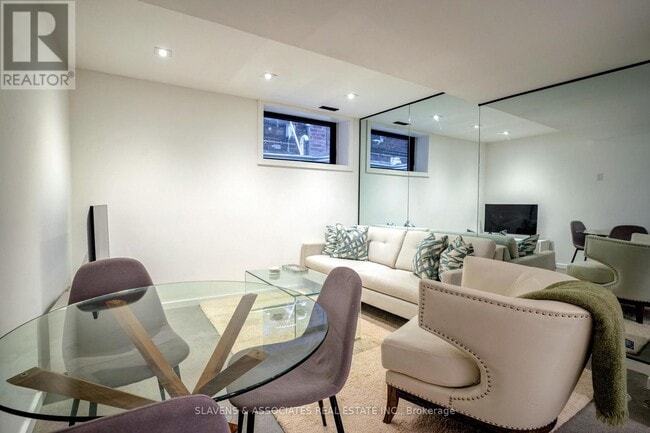 Photo - 546 St Clements Ave