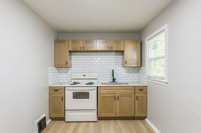 Photo - 5760 College Ave