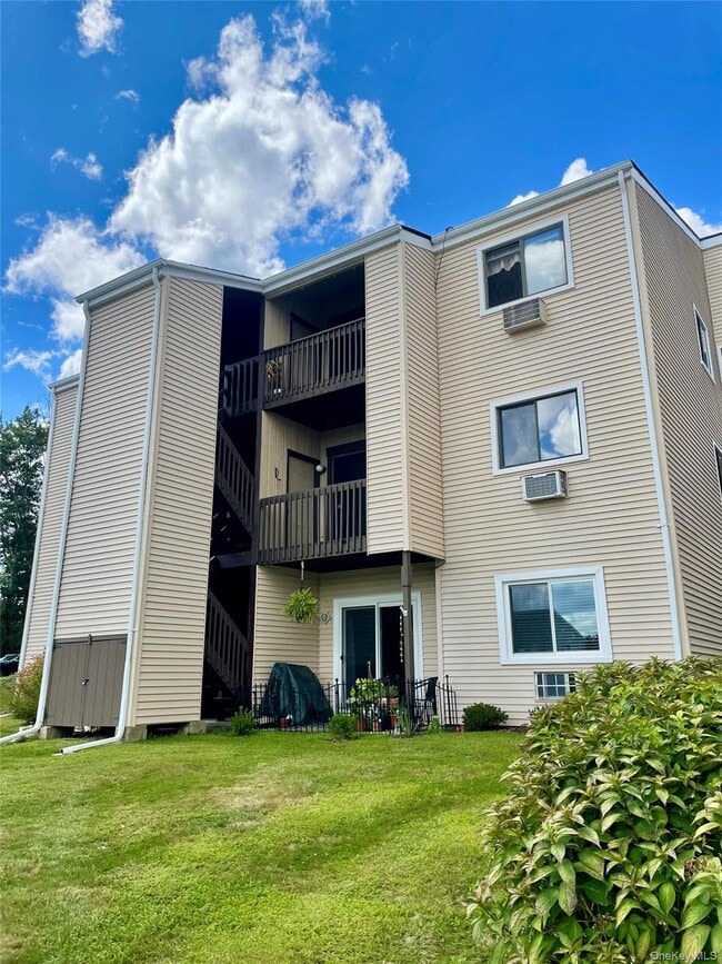 Photo - 1203 Village Dr