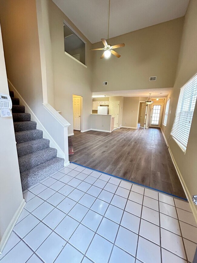 Photo - 3BD/2.5BA Townhome with fully fenced back ...