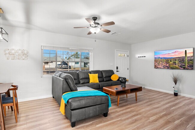 Photo - 2207 N 28th Pl