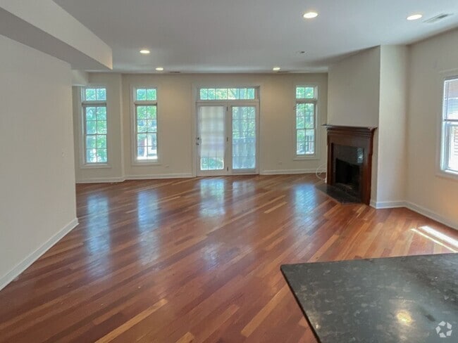 Building Photo - 3110 N Racine Ave Unit 2 Rental
