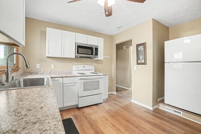 Photo - Modern Comfort meets Convenience - 3BR/2BA Duplex