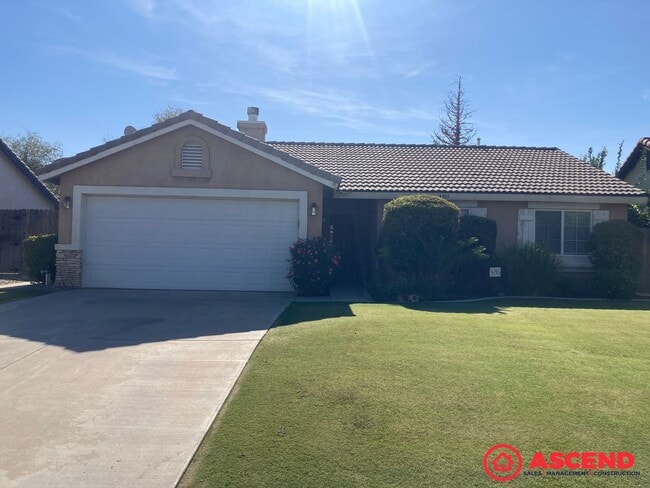 Building Photo - Comfortable 2BD/2BA Home in Bakersfield's Desirable 93312 — Fully Equipped!