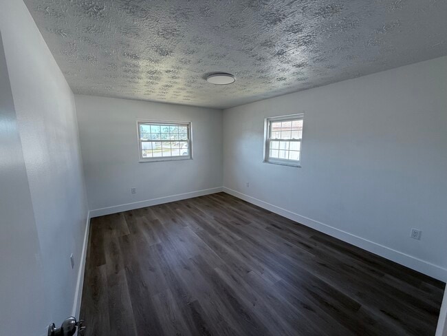 Building Photo - 2702 Ochatilla Rd