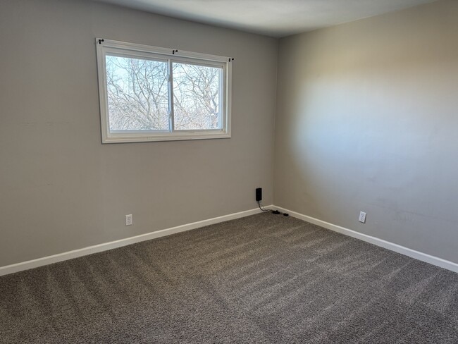 Photo - 3240 Heatherton Dr