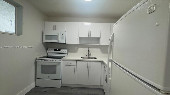 Photo - 11309 SW 200th St Unidad 103-C