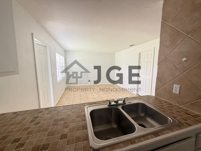 Photo - 198 Charlotte Ave
