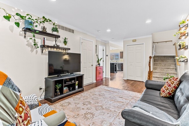 Photo - 456 Oakgrove Ct