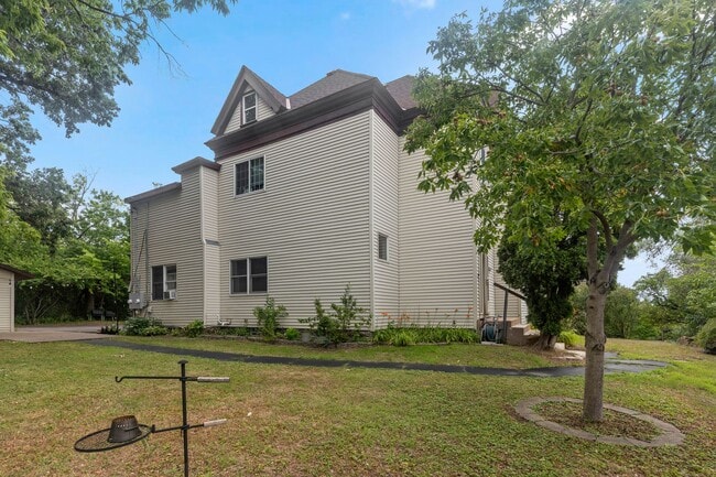 Photo - 515 Whitall St