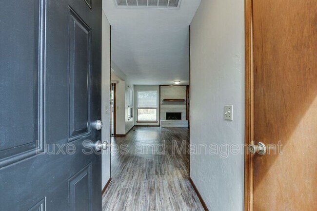 Photo - 1705 N Gleason Ave