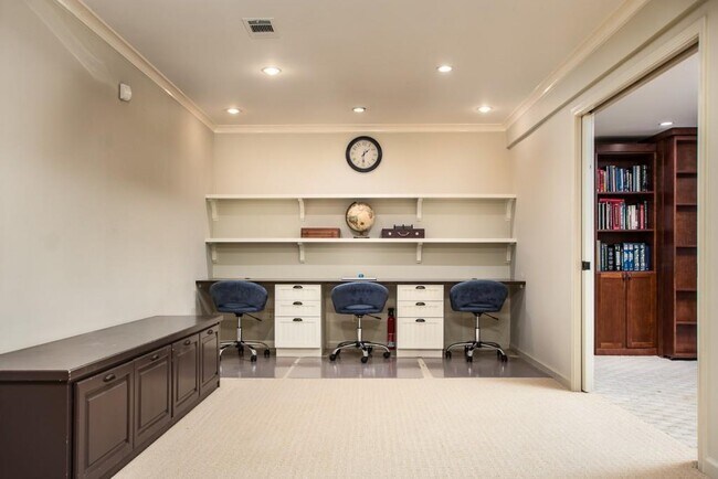 Photo - 1106 Byrnwyck Rd NE