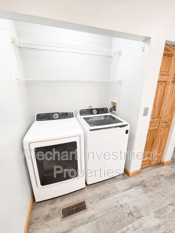 Photo - 313 E Highland Ave