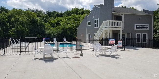 Building Photo - Saddle Run Townhomes