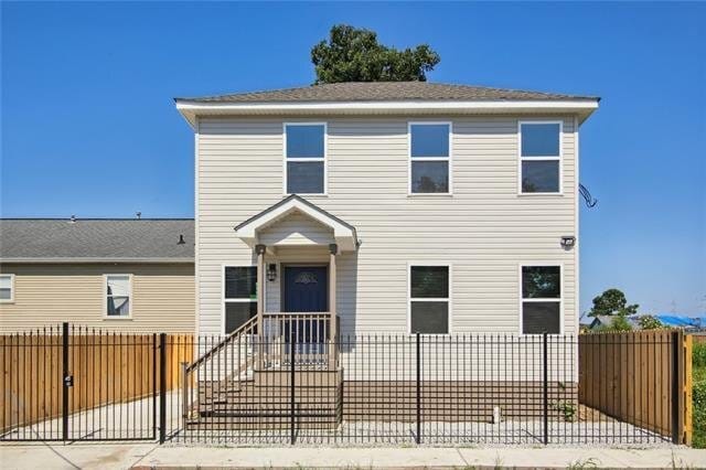 Building Photo - 2421 S Roman St
