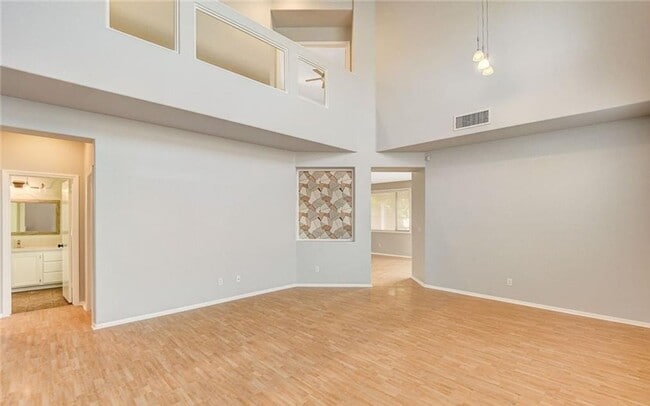 Photo - Large 5 Bed Summerlin Home