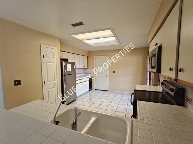 Photo - 131 E Horizon Cir