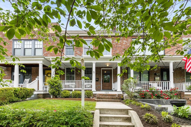 Photo - 123 N Peyton St Townhome