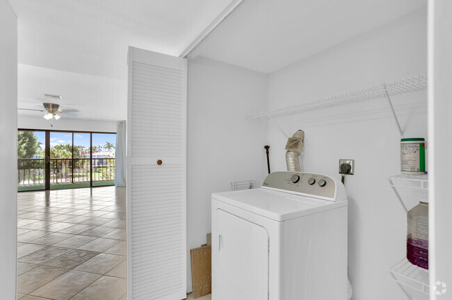 Building Photo - 4290 Deste Ct Unit 301 Rental