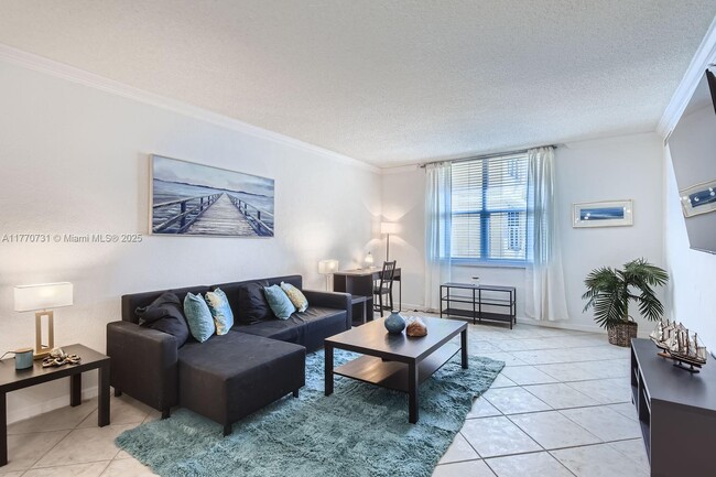 Building Photo - 2501 S Ocean Dr Rental