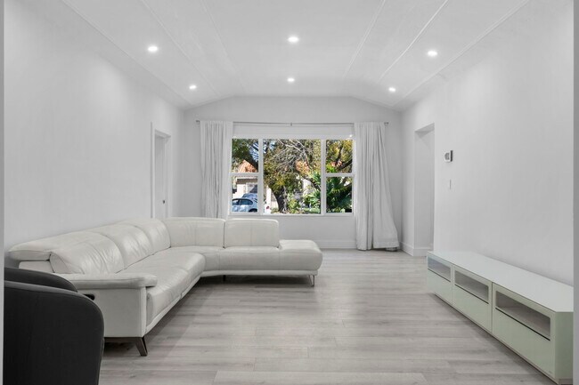 Photo - 1262 SW 15th Ter