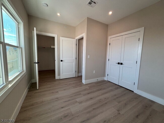 Photo - 136 Elm St Unidad 303