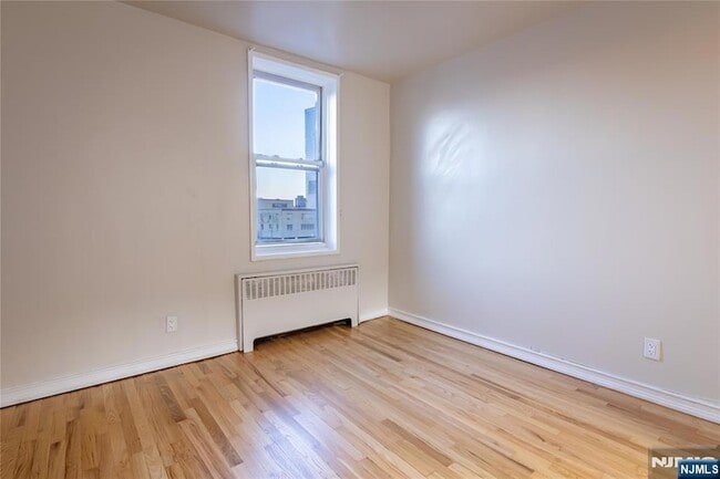 Photo - 2160 Center Ave Unit 4P