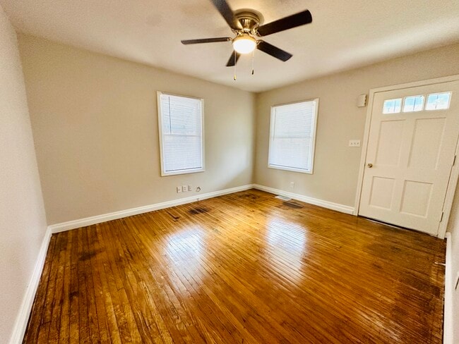 Photo - 1147 Lincoln Ave