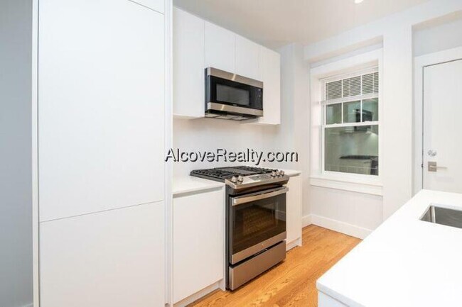 Building Photo - 17a Forest St Unit 1 Rental