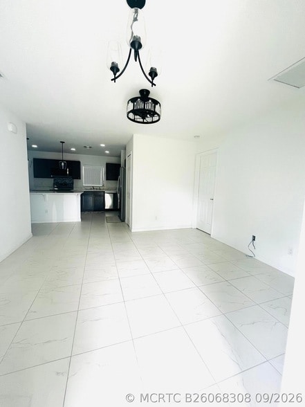 5113 Sunset Blvd